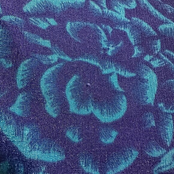 Jaclyn Smith Collection Womens Blouse 1X Blue Floral Cowl Neck Stretch Modern - Picture 10 of 10